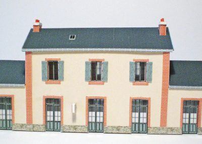 15-Vue côté quais du BV. La pendule un peu basse et mis en place sur le mur.