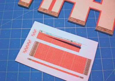 5-A l’aide de bandes découpées dans le tirage réalisé sur du papier 80 g.