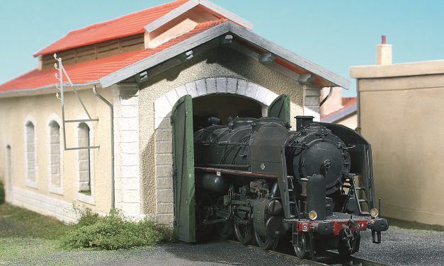 Construction d’une remise à une voie de type PLM de Sud Modélisme