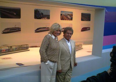 Maryse et Philippe Gildas sur le stand RMF Jouef lors des 25 ans du TGV