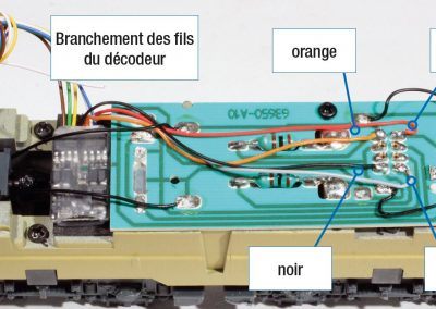 20 - Conservation du CI d’origine : pose du décodeur sur un adhésif double face et essai de traction.