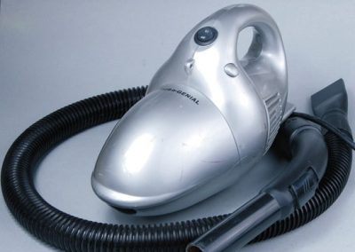 Vous pouvez spécialiser un petit aspirateur de ce type pour la récupération du flocage et le travail «d'aération» des zones enherbées au Gras Master. Cela vous permettra de récupérer plus facilement le surplus et de minimiser la perte.