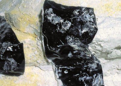 8 - Le moule tient tout seul, une aubaine ! A noter à droite, un moulage réalisé une dizaine de minutes auparavant grâce à l’application, au préalable, de plâtre liquide.
