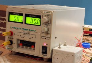 Alimentation en courant continu de laboratoire